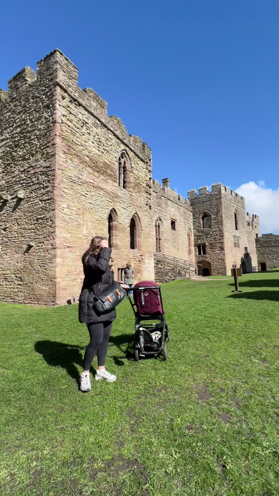 Castle view - Elodie in action